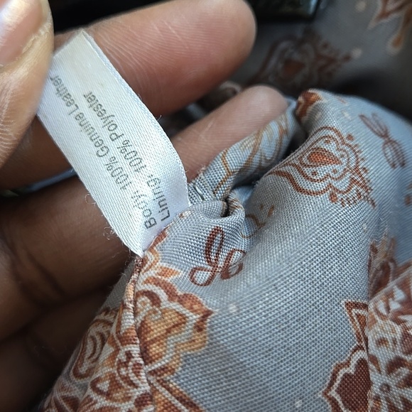 HOBO Elegant Black Leather Hobo Bag WITH TASSEL - Picture 11 of 16